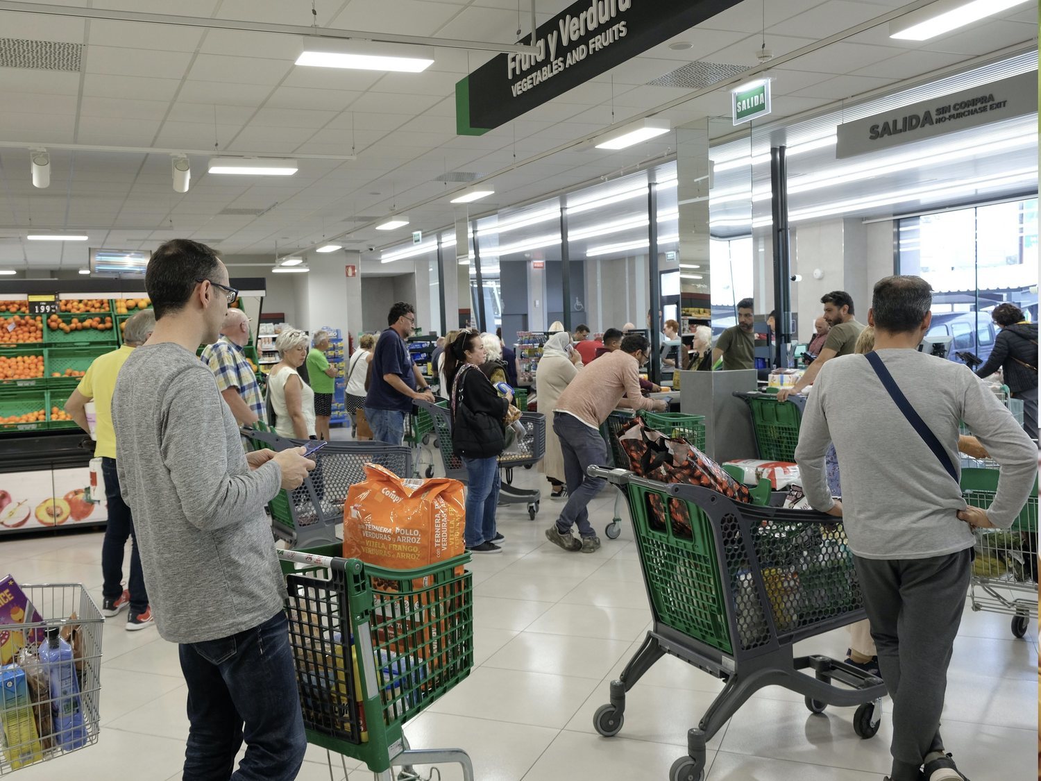 ¿Qué productos de Mercadona, Lidl, Carrefour o Dia han subido de precio durante la crisis?