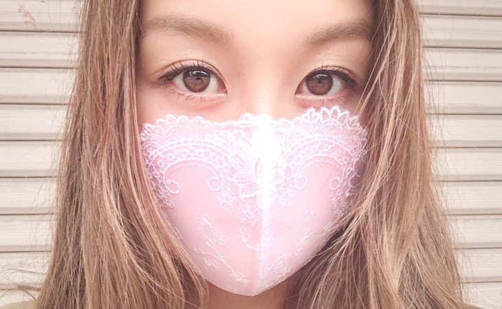 Mascarillas de lencería causan furor en Japón