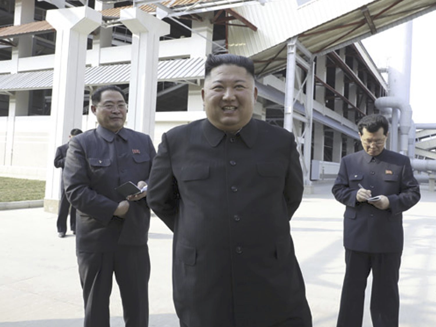 Kim Jong-un reaparece en público después de tres semanas de ausencia