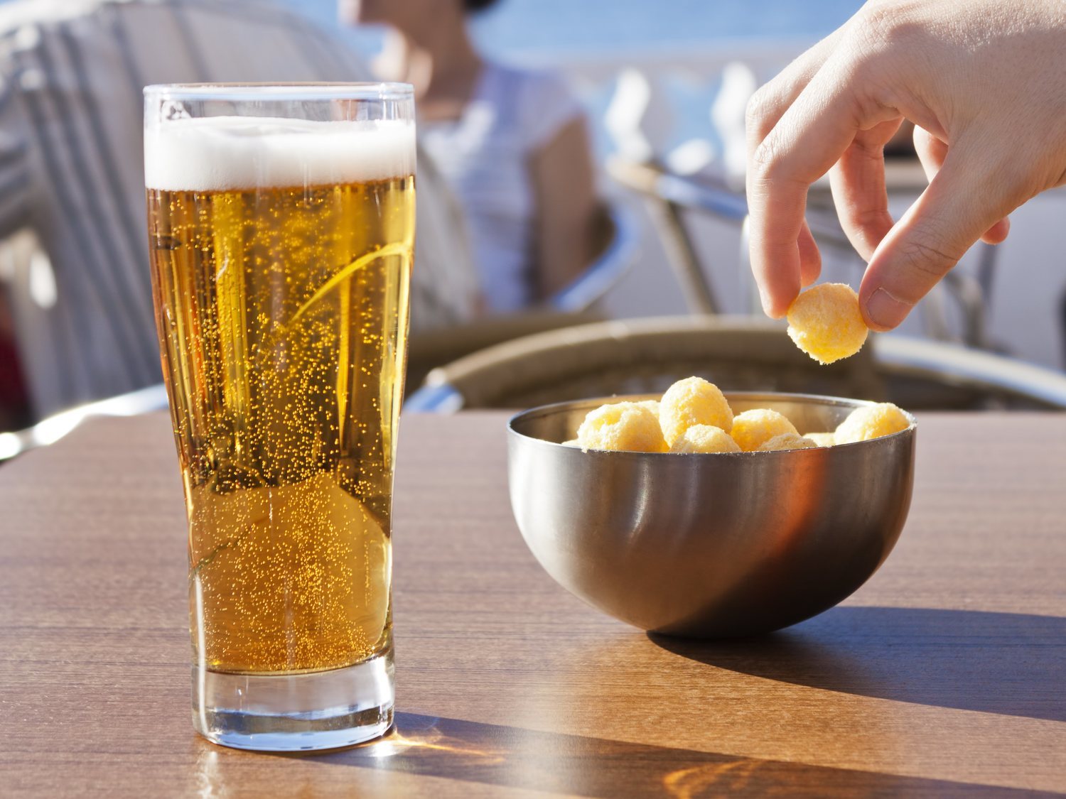 24 euros por seis cervezas: indignación por lo que le han cobrado en una terraza