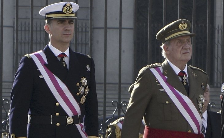 El temor en la Familia Real: que Felipe VI y toda la monarquía puedan achicharrarse en los escándalos de Juan Carlos