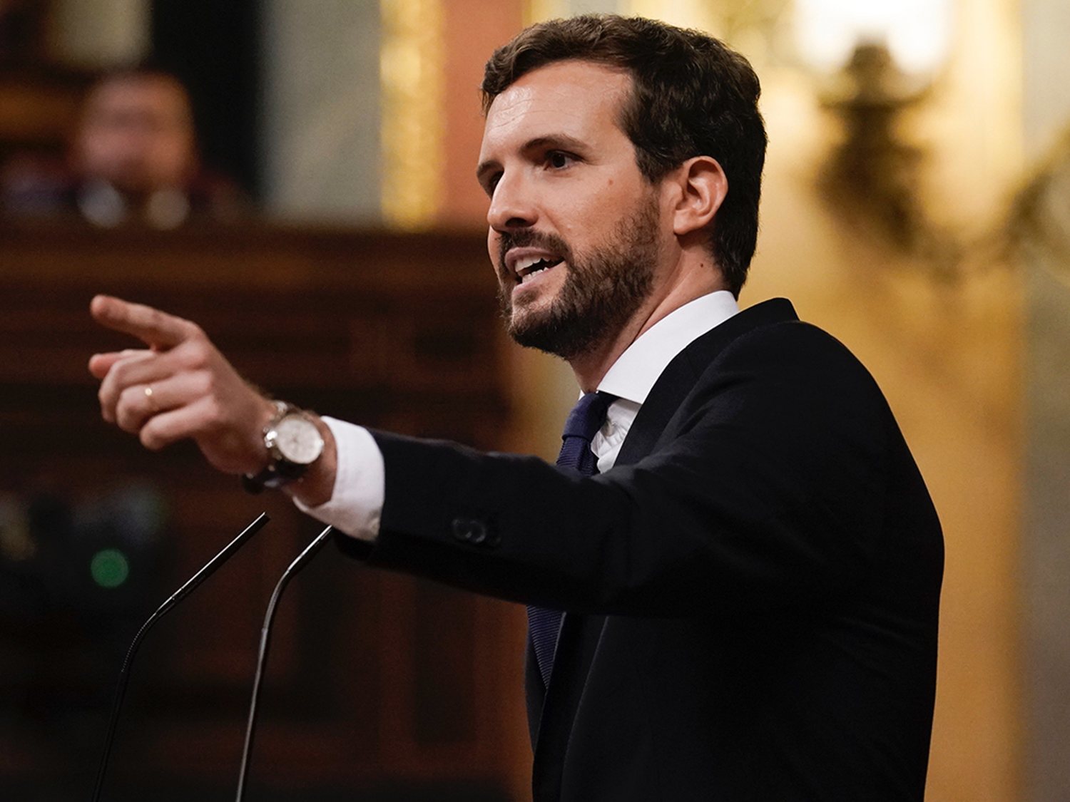 Casado dice que el Gobierno prorroga el estado de alarma para "sacar a terroristas de ETA de la cárcel"