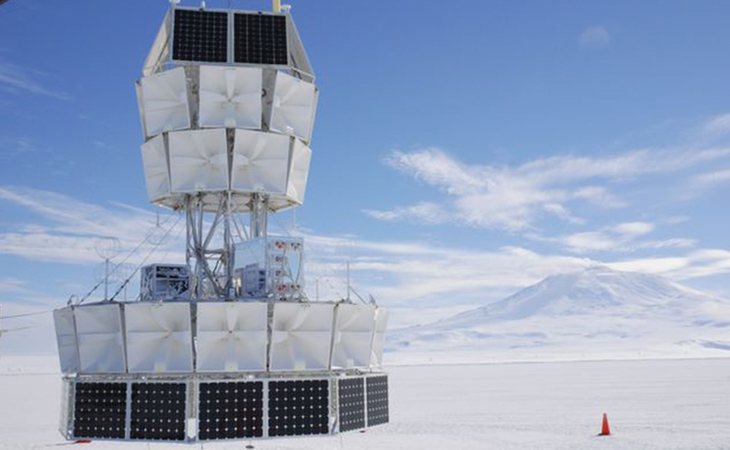 La Antena Transitoria Impulsiva Antártica (ANITA) de la NASA