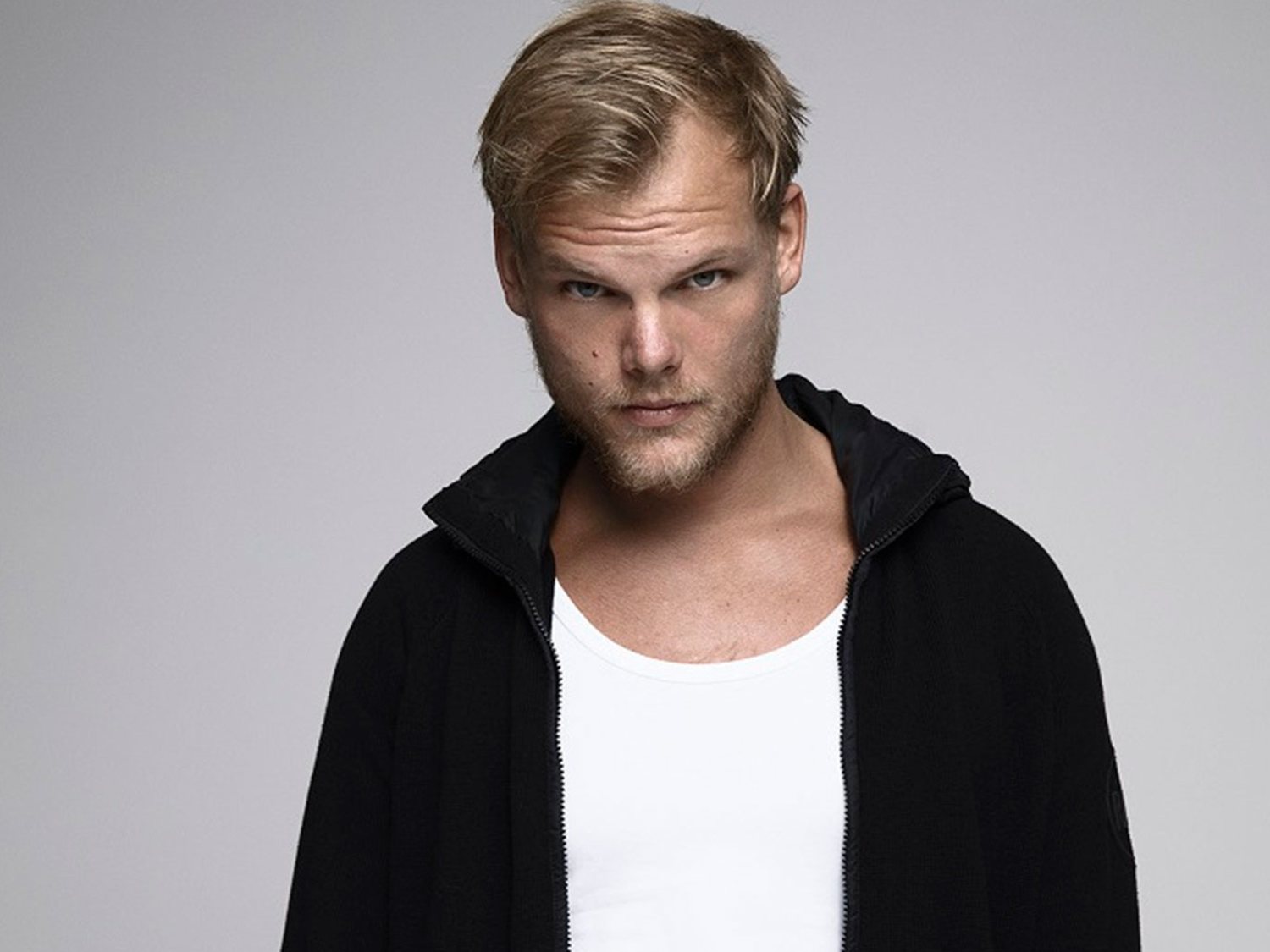 Avicii fue asesinado, según Anonymous, por lo que sabía de Epstein y el tráfico de menores