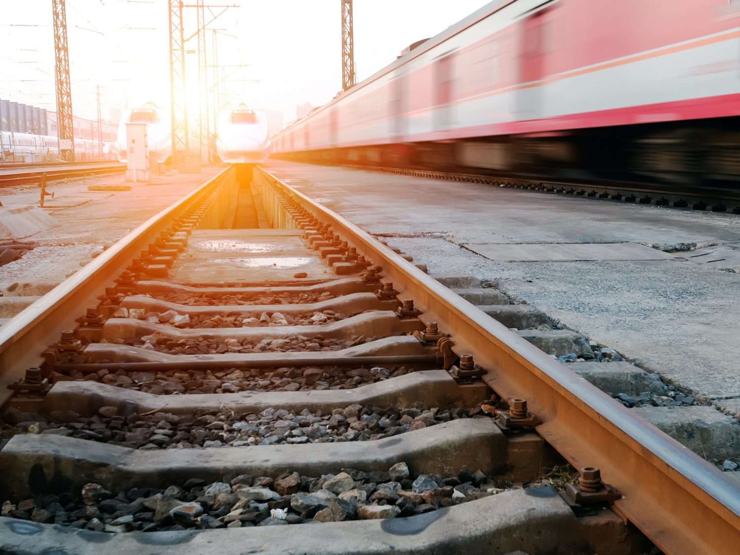 Dos muertos tras colisionar un coche con un tren en Zamora