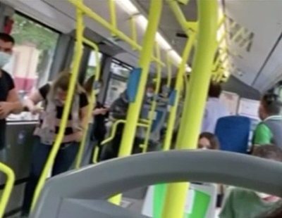 Increpada en un autobús de Madrid por ir sin mascarilla: "¡Tengo problemas en los pulmones!"