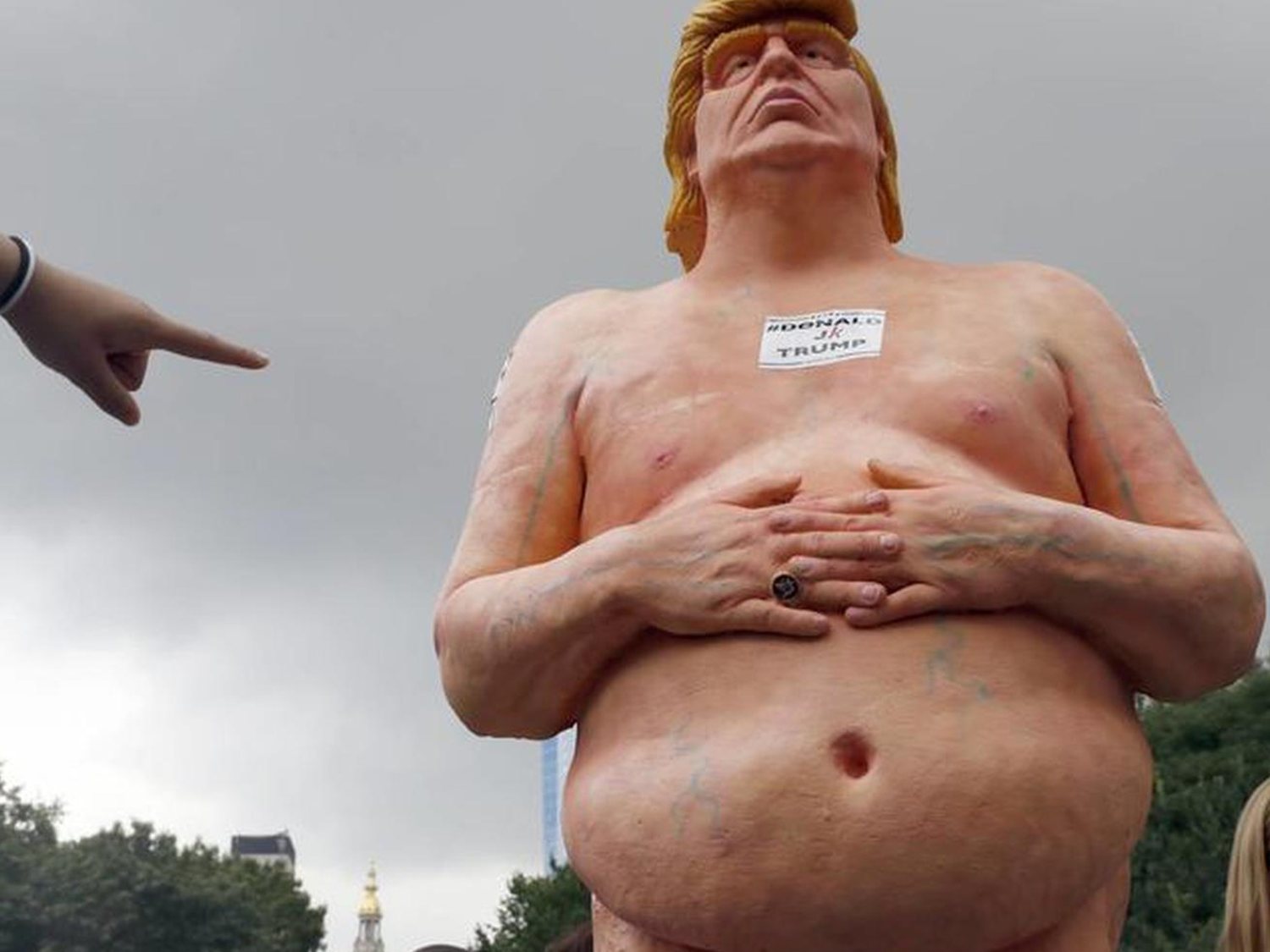 Un supuesto desnudo de Donald Trump se viraliza y ahora nos queremos arrancar los ojos