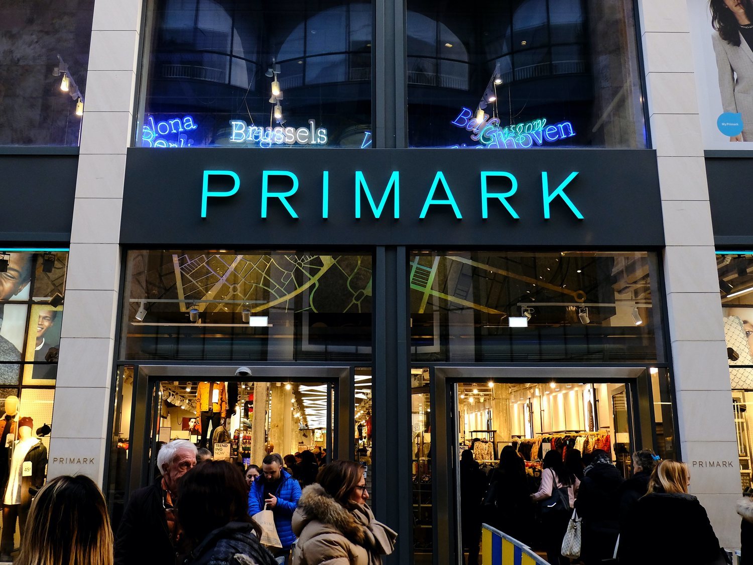 Primark entra en una grave crisis: la pandemia ha golpeado todo su modelo de negocio y sus cuentas