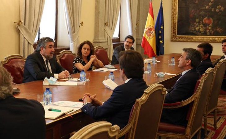 El ministro de Cultura, José Manuel Rodríguez Uribes, durante su reunión con el sector taurino