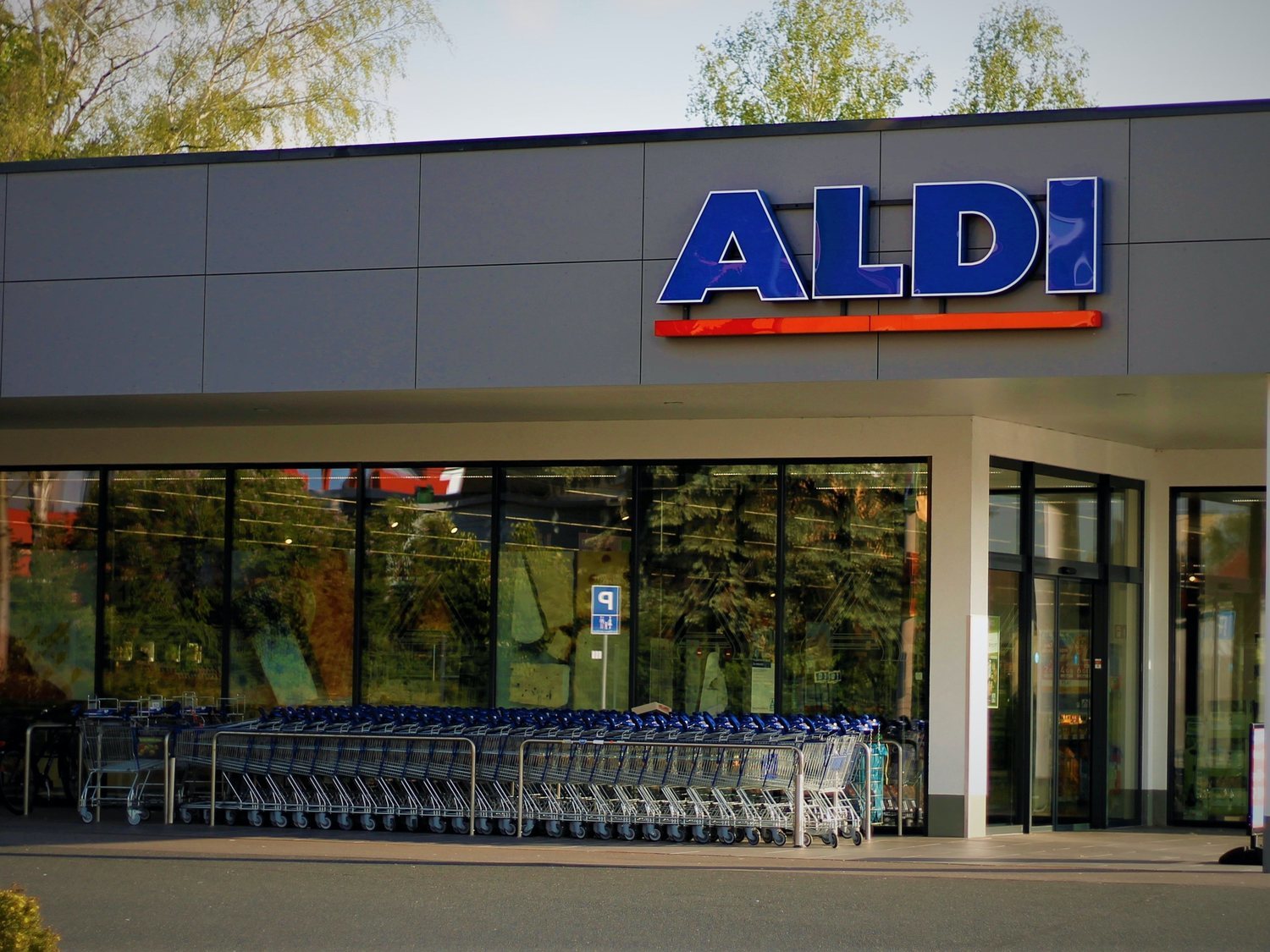 1.200 euros al mes: Aldi busca empleados para sus nuevas aperturas de supermercados en España