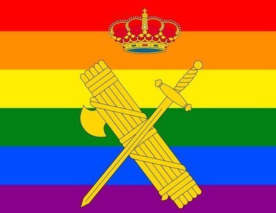 La Guardia Civil se pone la bandera LGTBI en Twitter, que se llena de "lágrimas de facha"