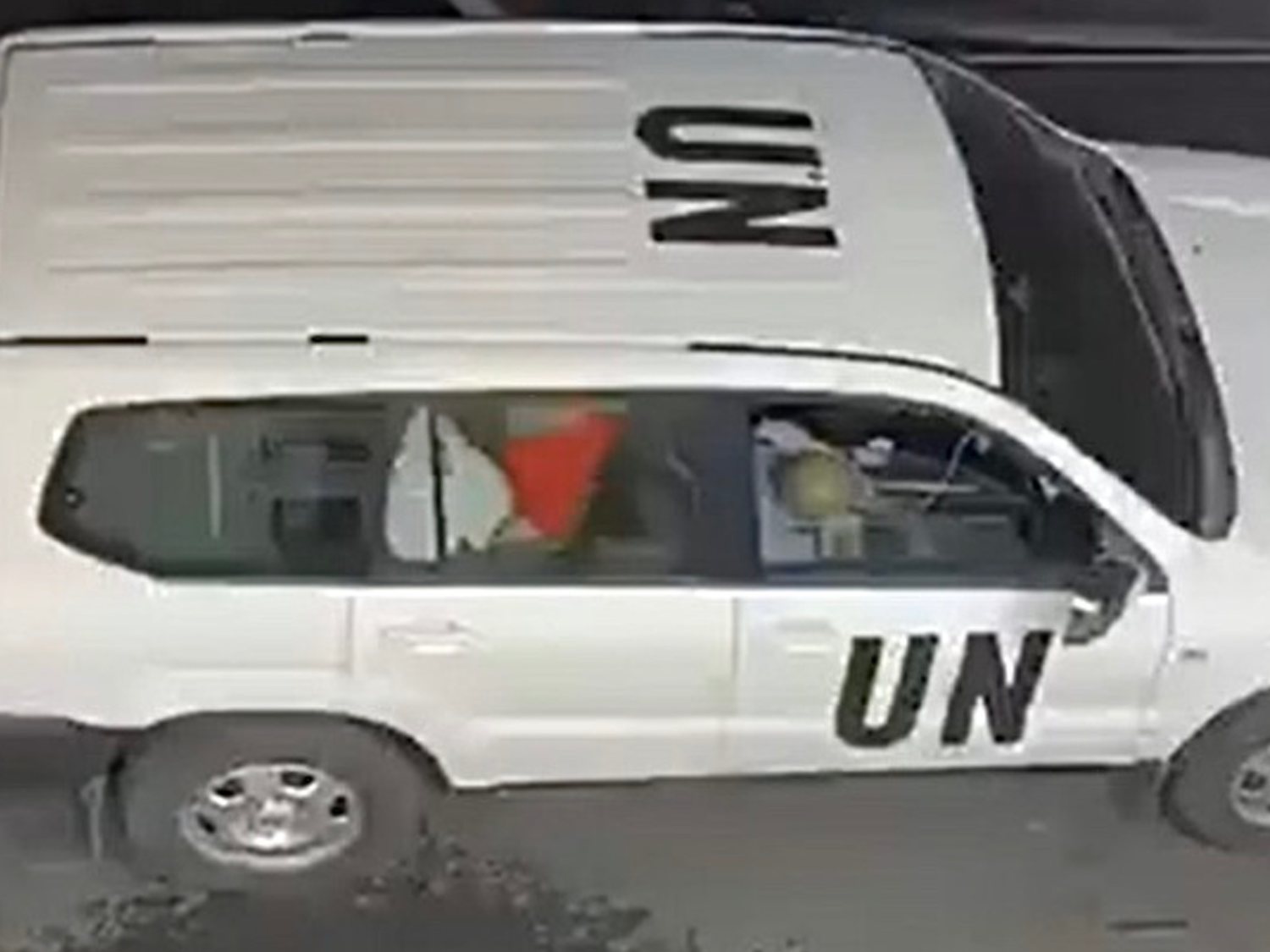 Pillan a dos funcionarios de la ONU teniendo sexo en un coche oficial en plena misión