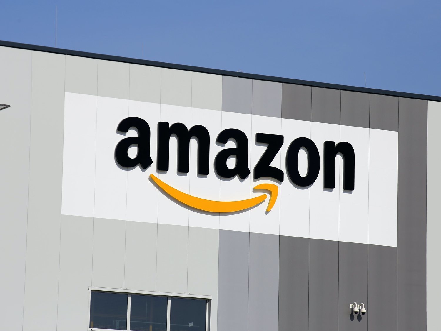 Amazon busca empleados para las dos estaciones logísticas que abrirá en España