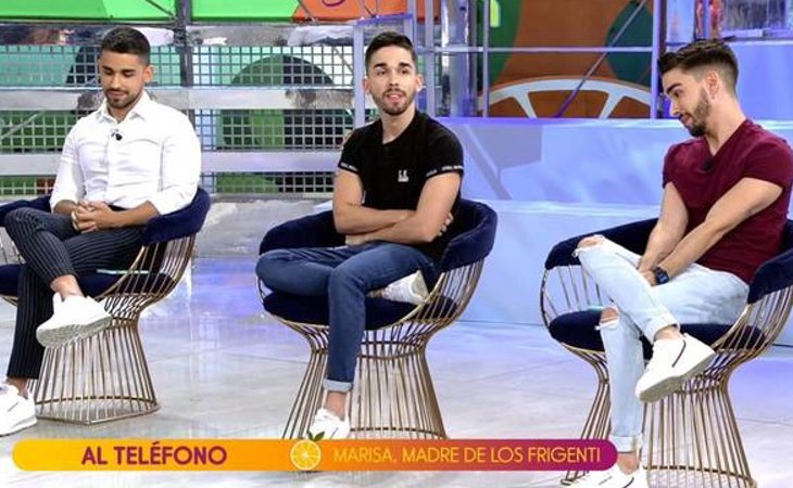 Miguel Frigenti junto a sus hermanos, Carlos y Alberto, en 'Sálvame'