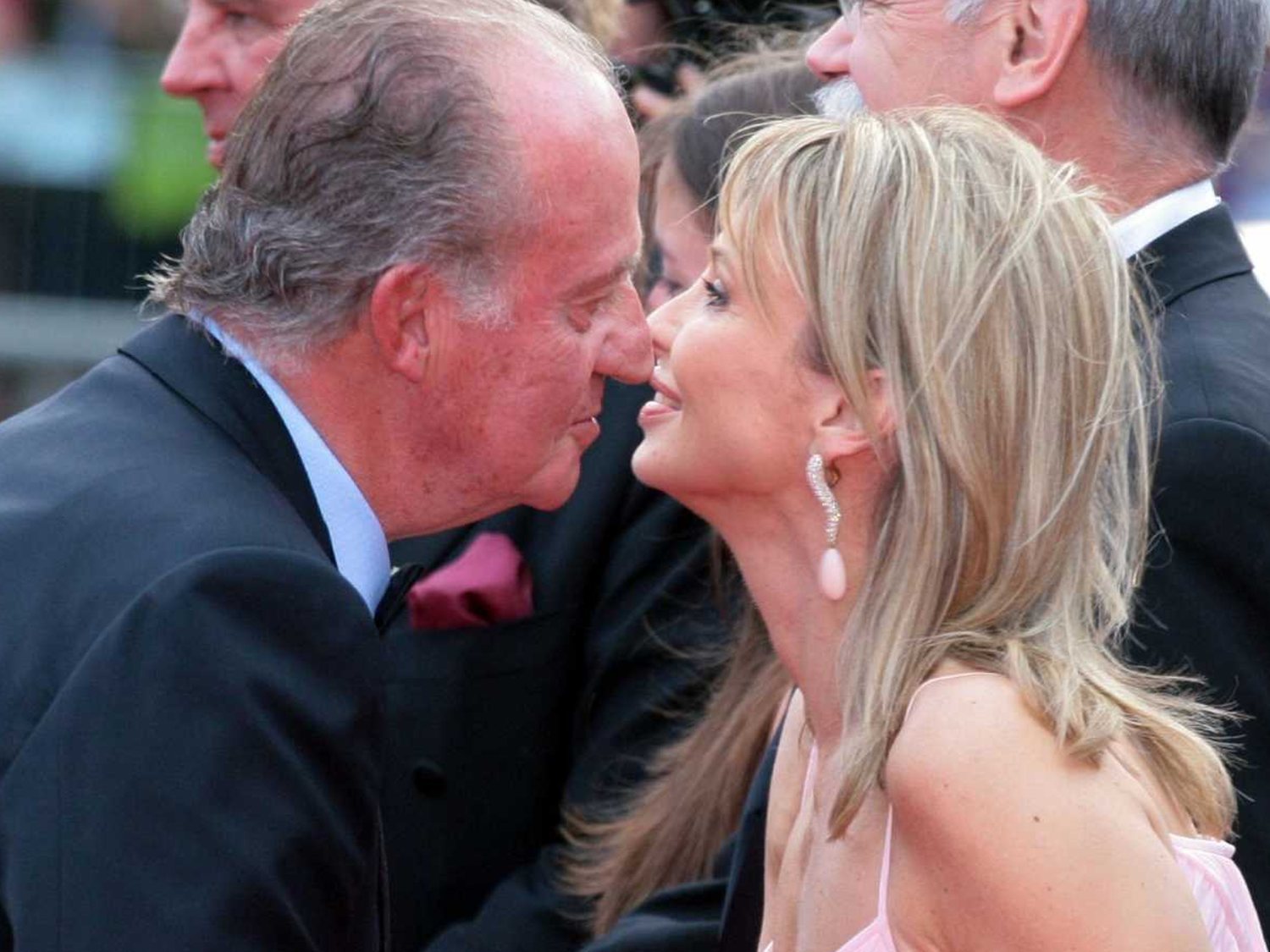 "La pasión entre el Juan Carlos y Corinna era tóxica": La confesión del primo del rey emérito