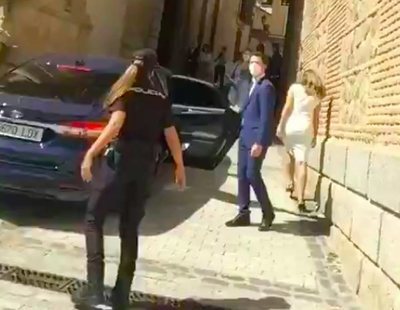 "Cerda" y "golfa de mierda": los taurinos insultan y golpean el coche de la ministra de Trabajo