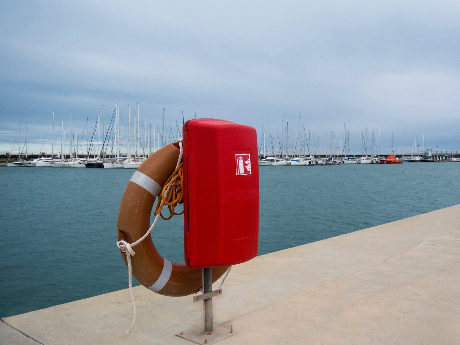 Dos niños mueren ahogados en Valencia tras saltar al agua por miedo a ser repatriados