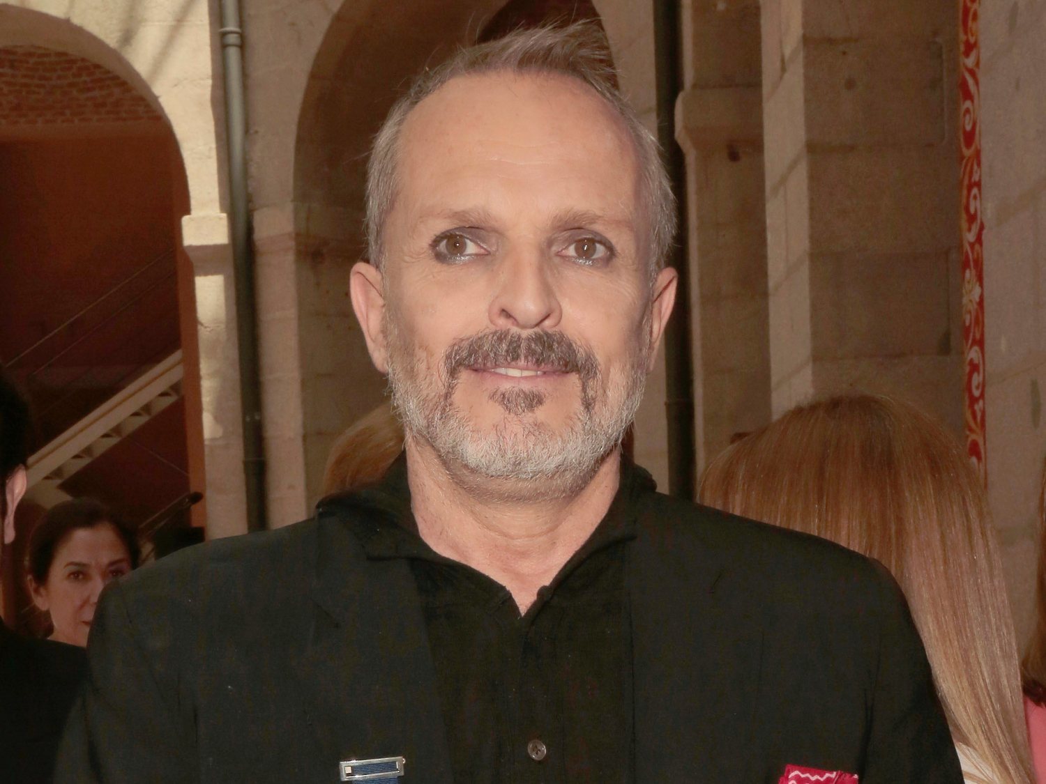 Miguel Bosé promueve una manifestación en contra del uso de la mascarilla