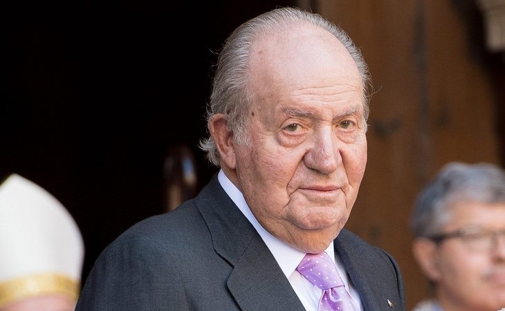 El rey Juan Carlos ha abandonado España a causa de sus escándalos