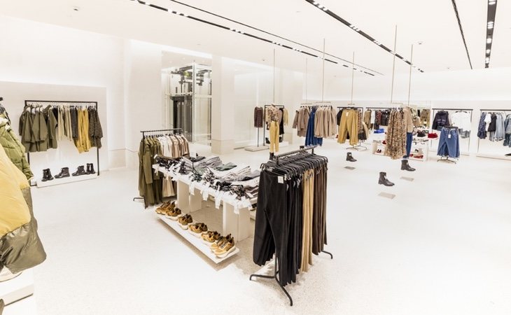 El nuevo enfoque de las tiendas de Zara está más orientado hacia el concepto 'showroom' para atraer a un consumidor que posteriormente comprará online