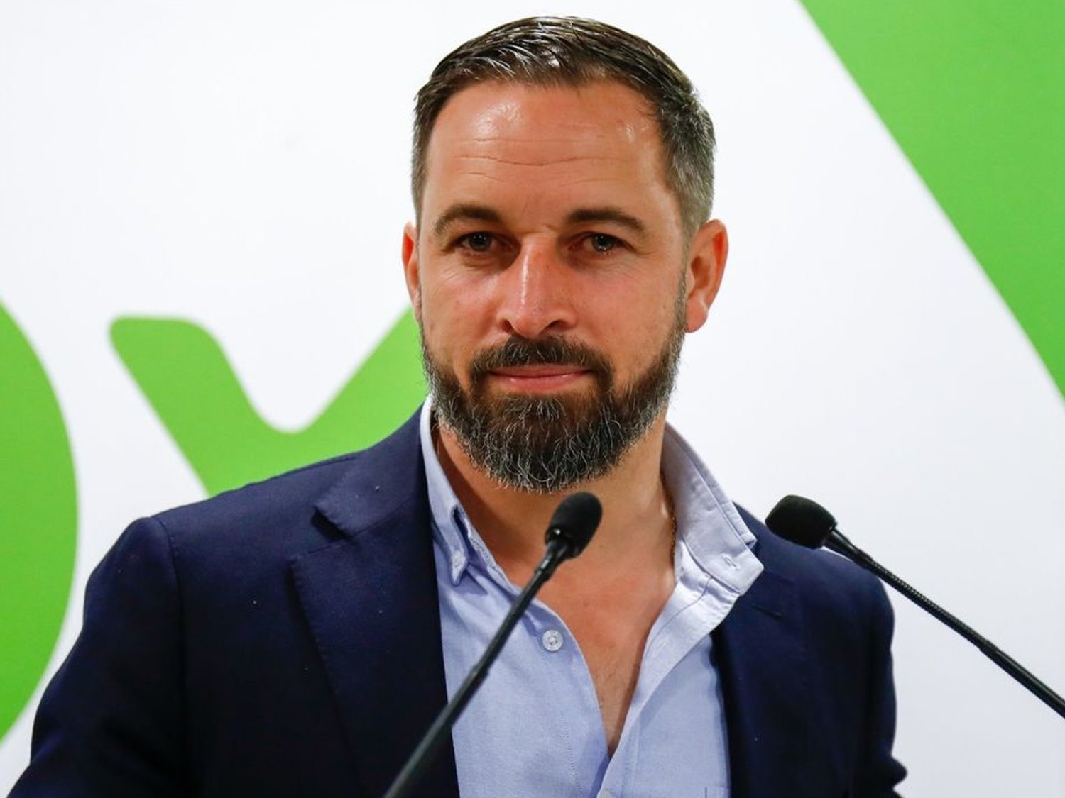 El casoplón y cochazo de Santiago Abascal: la vida de lujo del líder de VOX que los medios no mencionan