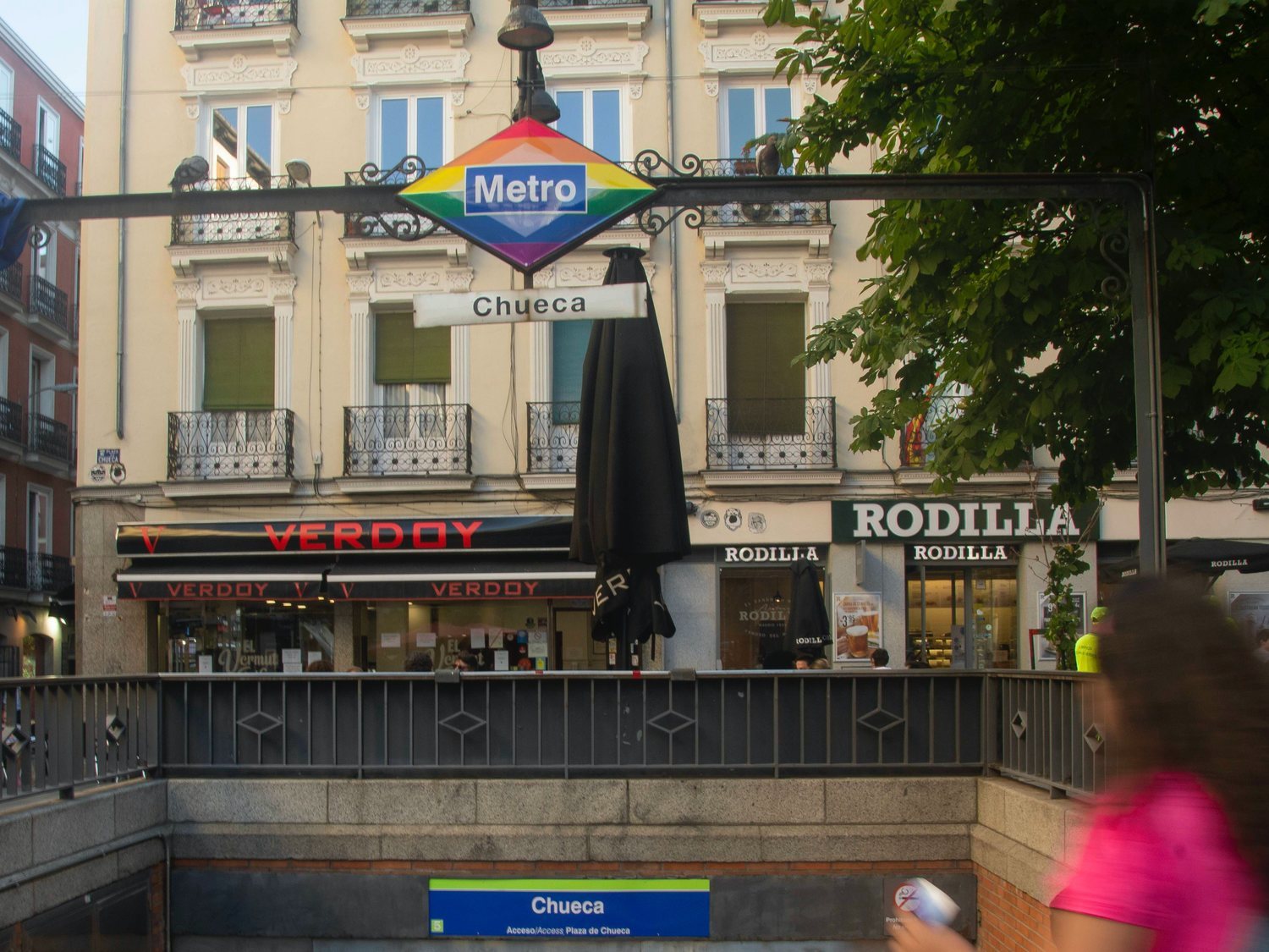 Agresión tránsfoba en plena Plaza de Chueca: "Maricón de mierda, tú no eres una mujer"