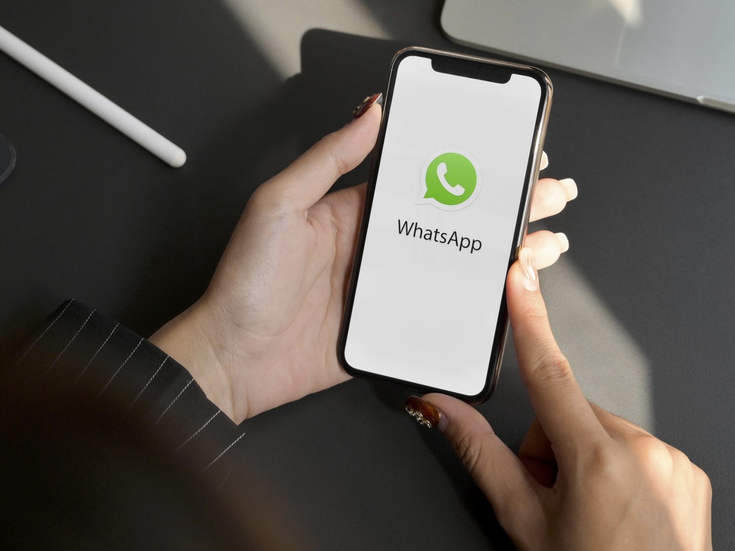 El truco de WhatsApp para saber quién te está espiando en la app