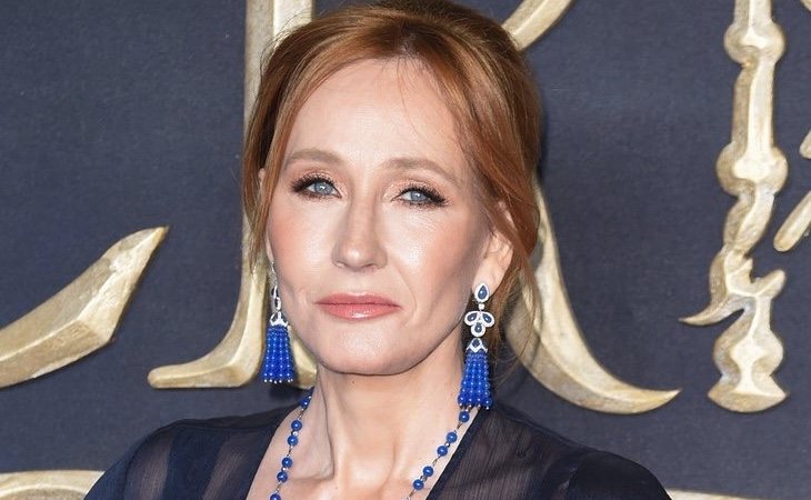 J.K. Rowling ha vertido todo tipo de comentarios transfóbicos en redes sociales