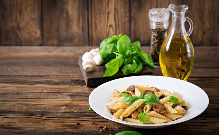 La mejor manera de comer la pasta: con verduras y aceite de oliva, sin salsas procesadas