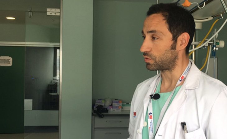 Carlos Velayos ejerce como médico en el Hospital de Fuenlabrada