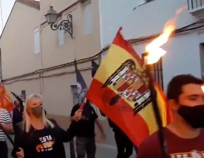 Multarán con hasta 10.000 euros a los neonazis que exhibieron banderas franquistas en Valencia