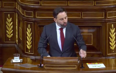 Abascal carga contra la vestimenta de los miembros del Gobierno progresista: 'Venís vestidos de cualquier manera al Congreso, y encima, con ínfulas ...