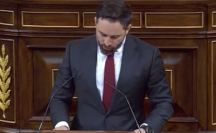 Santiago Abascal responde a EH Bildu leyendo los nombres y apellidos de todas las víctimas de ETA