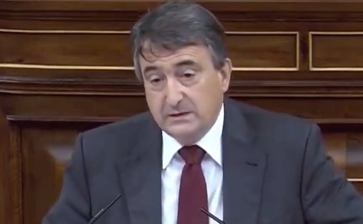 Aitor Esteban deja claro el 'no' del PNV a la moción de censura de VOX y solo utiliza un minuto de su intervención: 'El PNV no contribuirá a dar ...