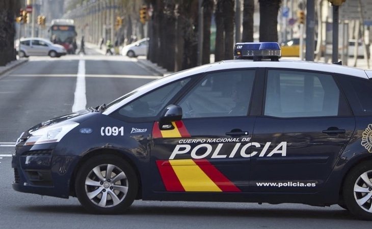 La mujer fue capaz de alertar a una pareja de policías que patrullaba por la zona