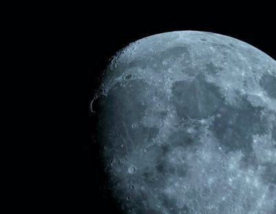 La NASA confirma la "detección inequívoca" de agua en la superficie de la Luna