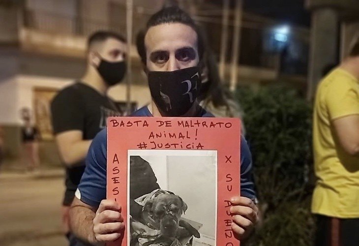 Manifestación para exigir justicia tras el asesinato del perro