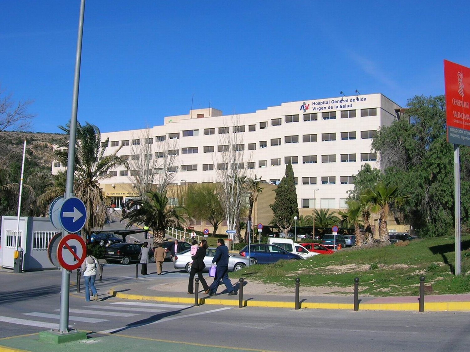 Muere un niño por peritonitis en Alicante tras pasar cinco veces por Urgencias: "Ni una analítica"
