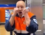Metro de Madrid despide a un vigilante por su actitud amenazante con un usuario por el uso de la mascarilla