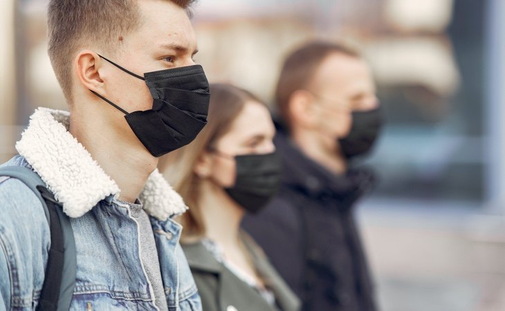 El uso de mascarillas seguirá siendo obligatorio durante 2021