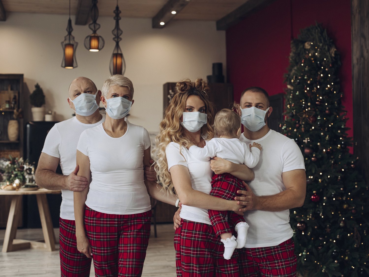 La OMS pide utilizar mascarillas durante las reuniones que celebremos estas Navidades