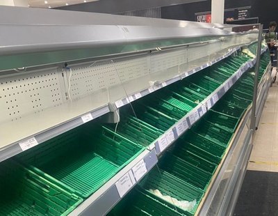 Los supermercados de Reino Unido imponen el racionamiento ante el pánico por la cepa