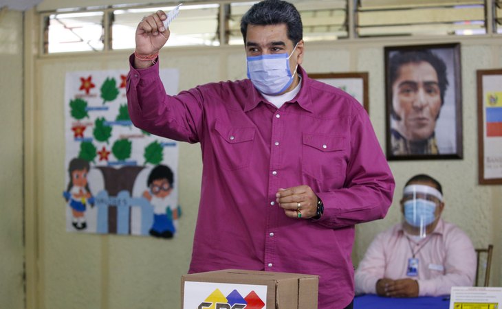 Nicolás Maduro, votando en las elecciones de Venezuela