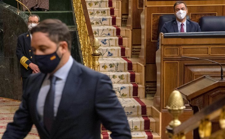 Santiago Abascal y Pedro Sánchez, en el Congreso durante el debate de la moción de censura