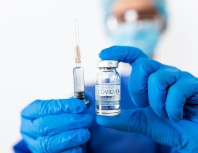 Una enfermera española revela todos los efectos secundarios de la vacuna del Covid en su organismo