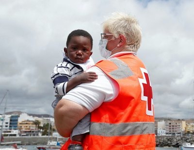 Una niña recién llegada en patera a Canarias relata que vio cómo arrojaron al mar a su hermano tras morir