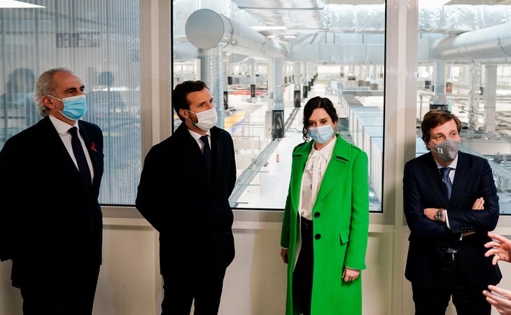 Ayuso, durante la inauguración del Isabel Zendal, junto al presidente del PP Pablo Casado y el alcalde de Madrid, José Luis Martínez-Almeida | Comunidad de Madrid