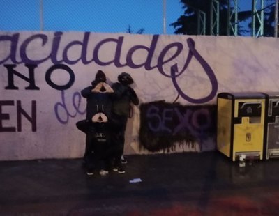 Las tránsfobas TERF se adelantan a VOX y vandalizan el mural feminista de Madrid