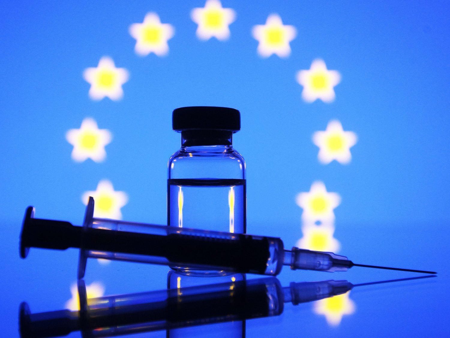 La guerra por las vacunas se recrudece en la Unión Europea: ¿Qué pasa con AstraZeneca?