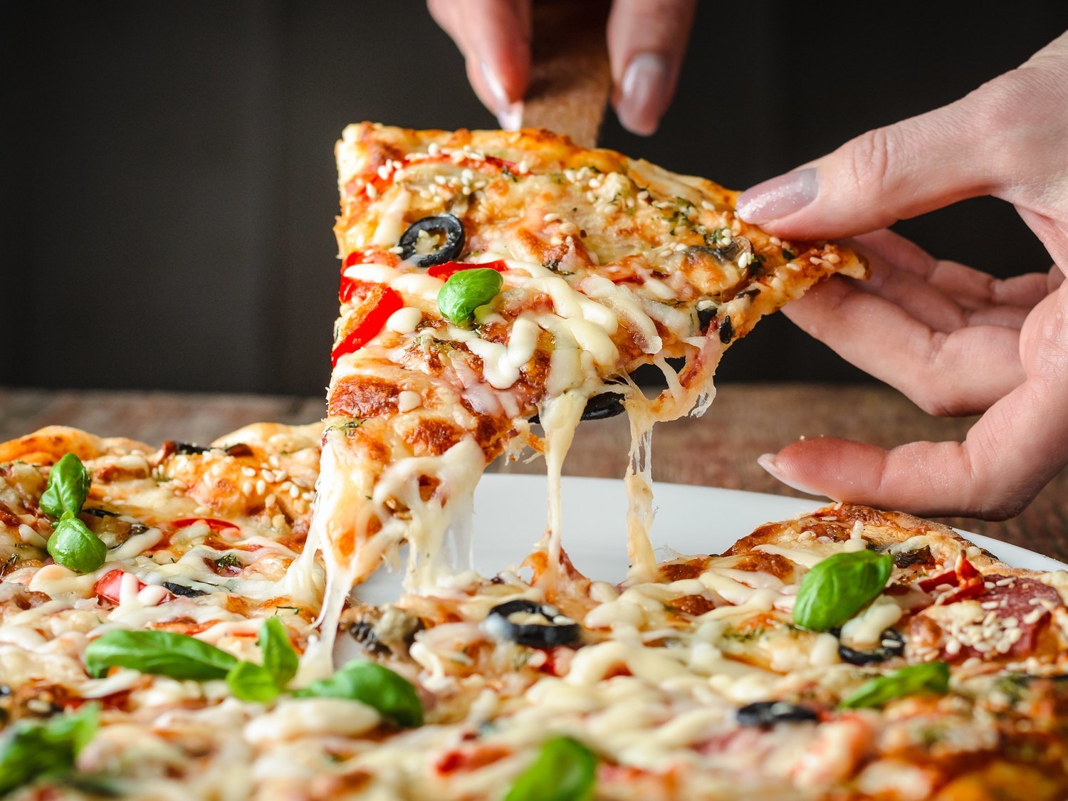 Alerta alimentaria: retiran de la venta estas populares pizzas del supermercado por listeriosis